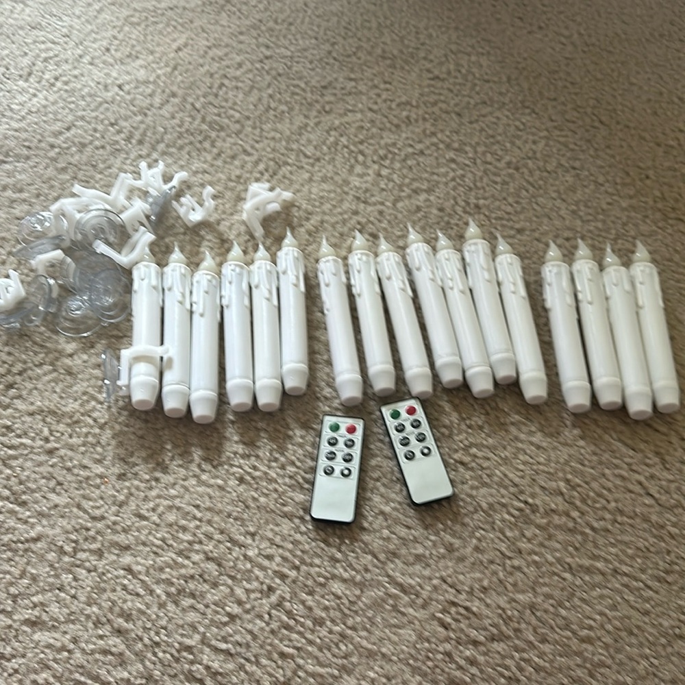 Set of 17 battery powered candles with remote, 13 window hooks with suction cups